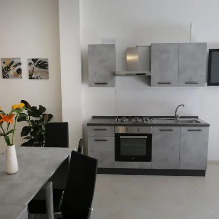 Eden Nocleg ze śniadaniem 3*